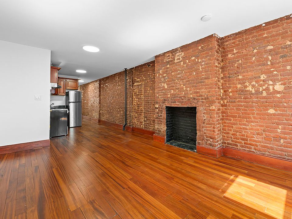1st image of 112 E 4th St APT 1