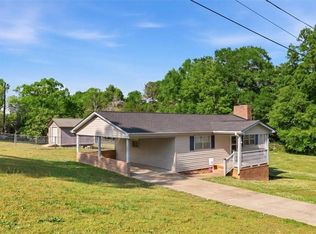 395 Dewberry Ln, Lindale, GA 30147