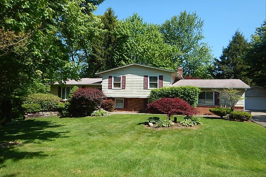 1st image of 111 E Bellisle Ct