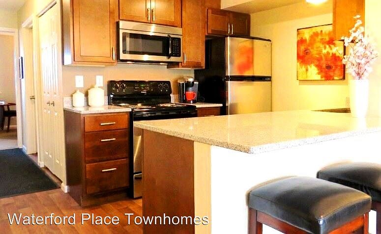 1st image of 1110 Town Centre Dr APT 03