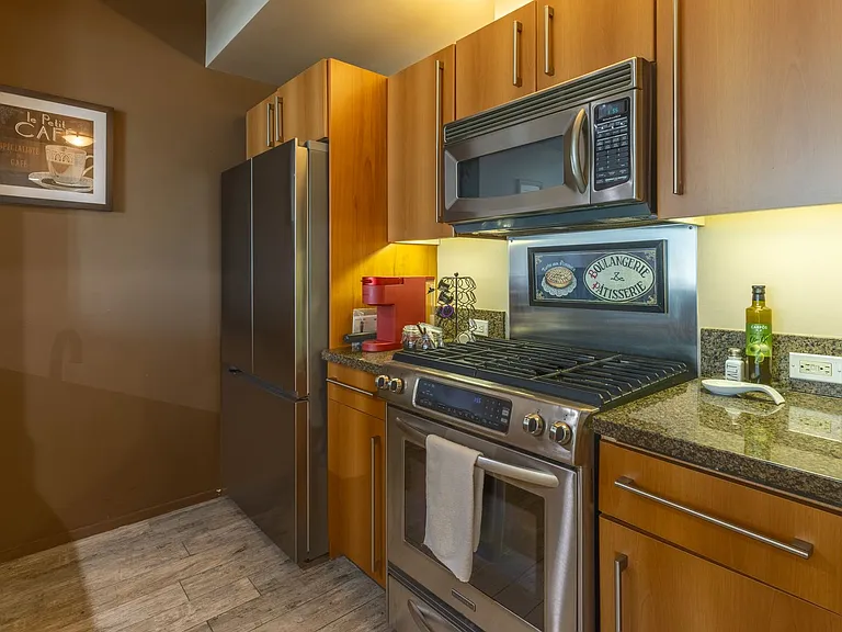 321 10th Ave #1406 — Photo 3