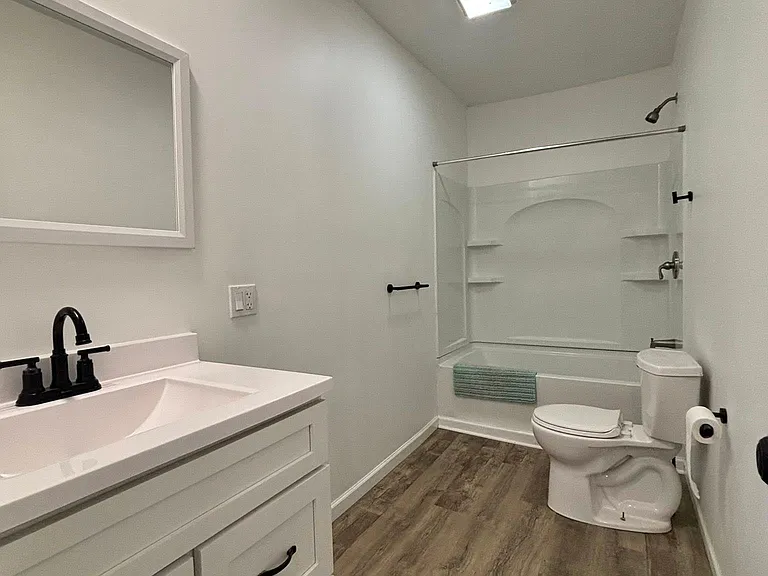 318 Bronson St #201 — Photo 4