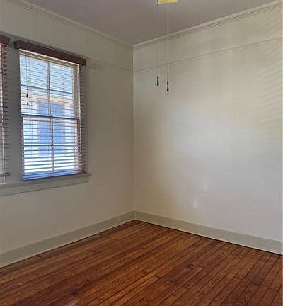 5th image of 4622 Toulouse St