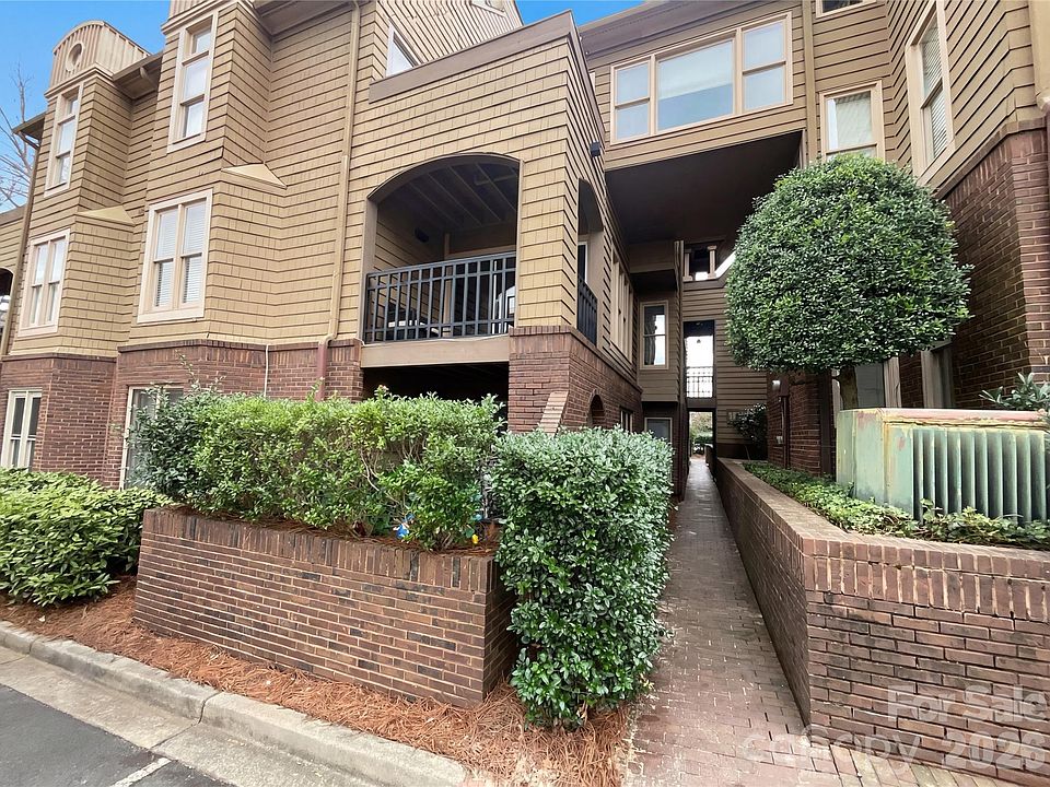 1st image of 1101 E Morehead St APT 33