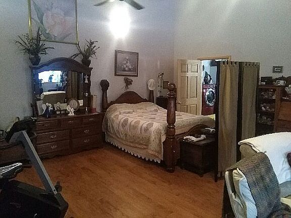 5th image of 311 S Stephenson Ave
