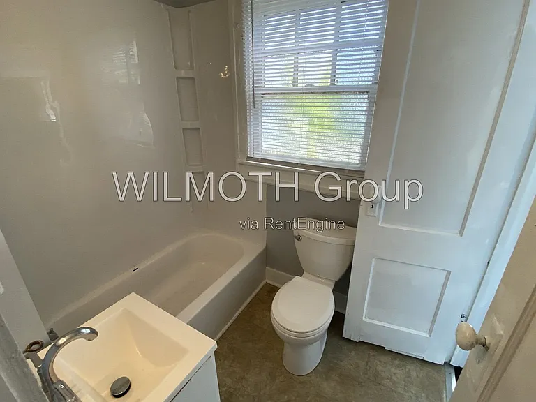 634 E 37th St #2 — Photo 14