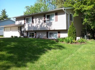 834 Coventry Ln, Crystal Lake, IL 60014