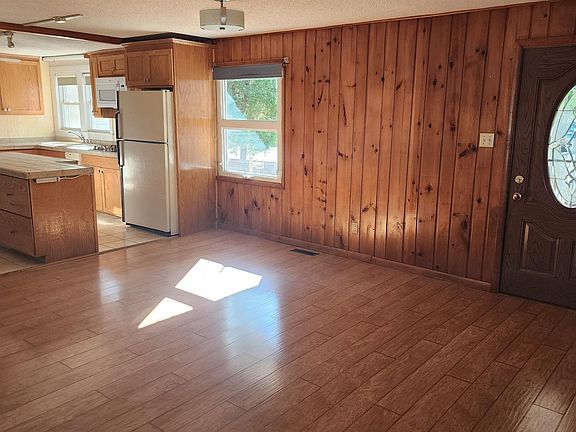 4th image of 508 W Graham Dr
