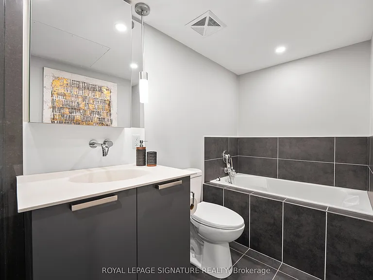 95 Bathurst St #109 — Photo 13