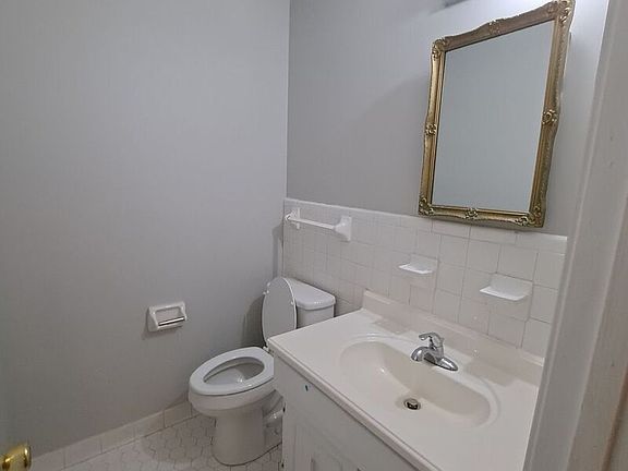 5th image of 5830 Iroquois Dr
