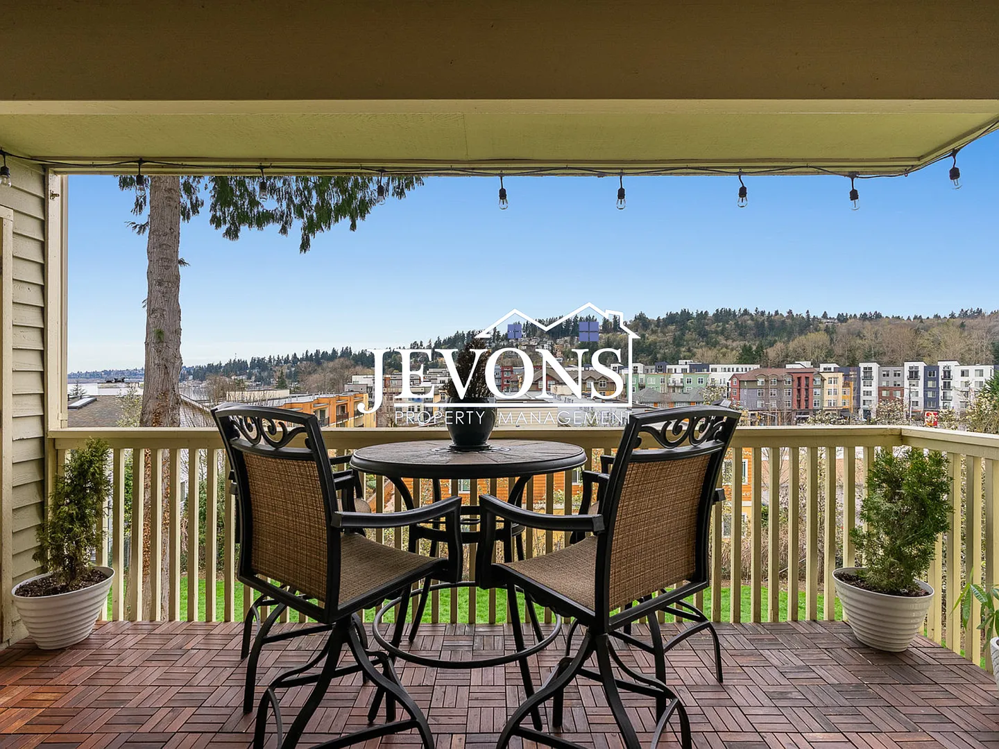 $500 Off First Month's Rent Kirkland 2BR/1.5BA Condo w/ In-Unit W/D & Assigned Parking — Photo 3