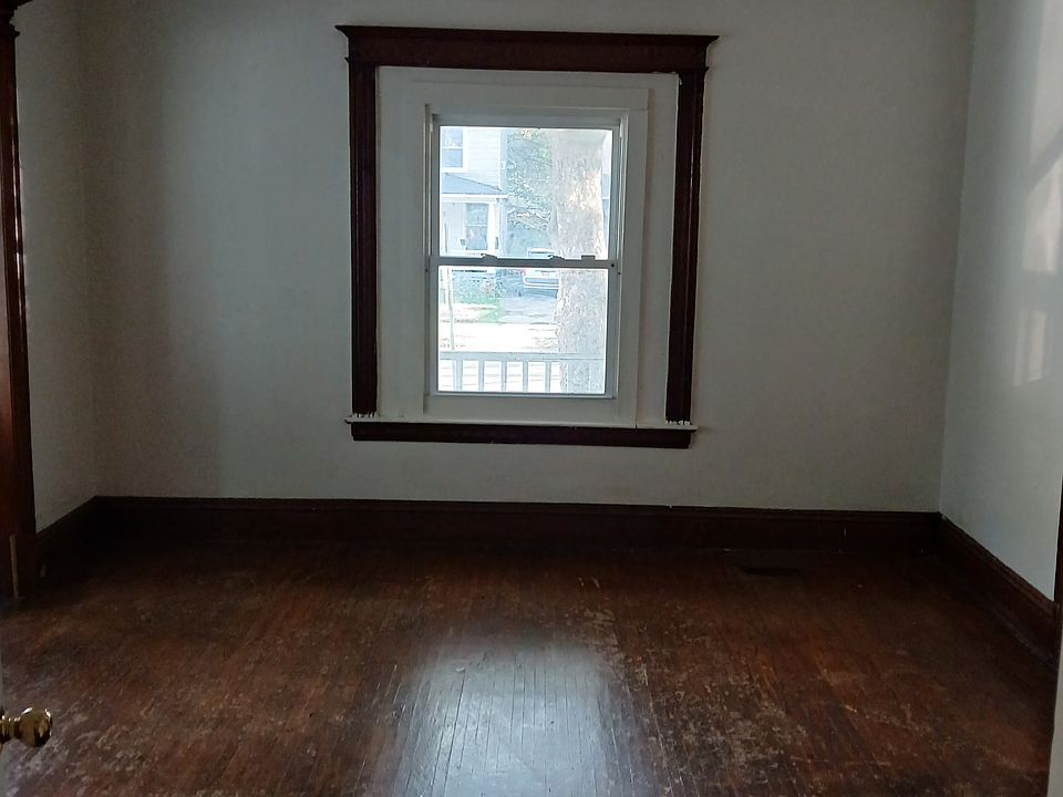 1st image of 270 Parsells Ave