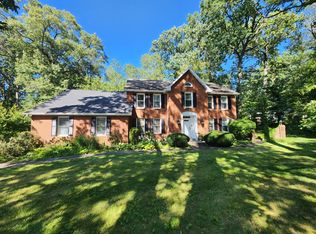 17115 Ridgefield Ct, Granger, IN 46530