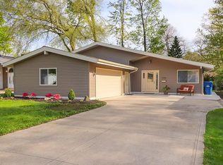 23951 Delmere Dr, North Olmsted, OH 44070