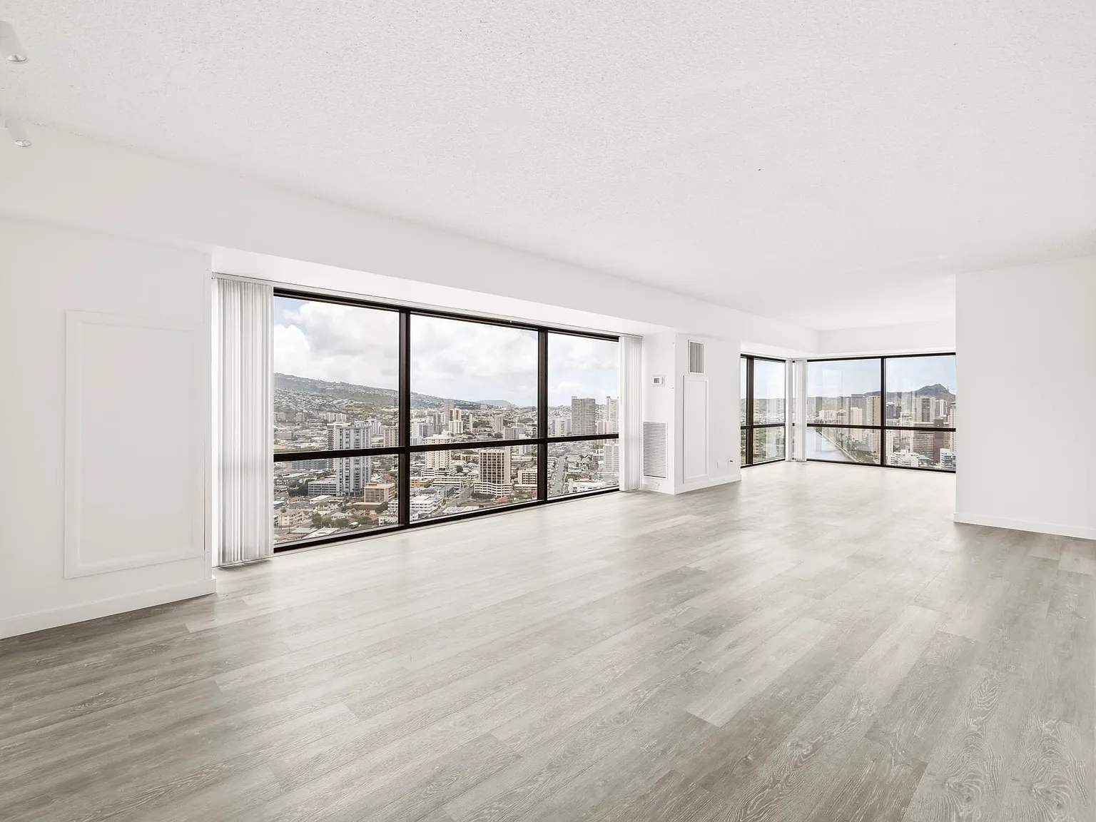 2 bed, 1205 sqft, $4,400 — Photo 4