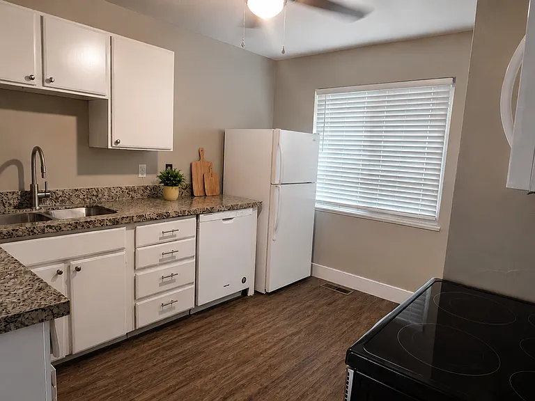 757 E Simpson Ave #7 — Photo 19