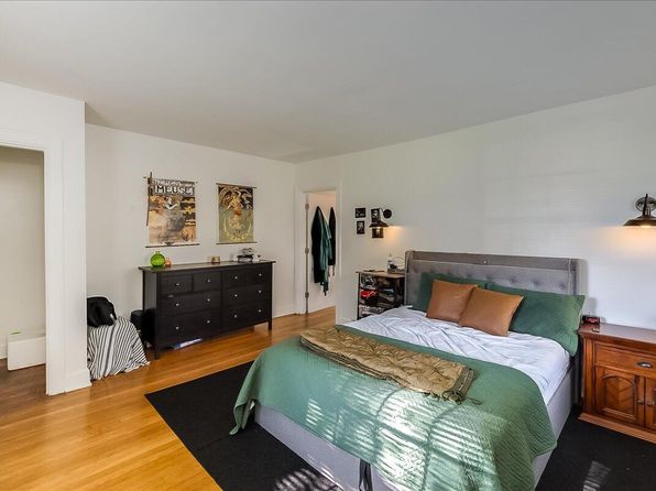 lexington-kentucky-2093667214 picture