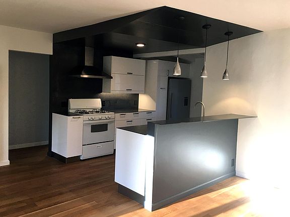 2nd image of 1842 N Avenue 56