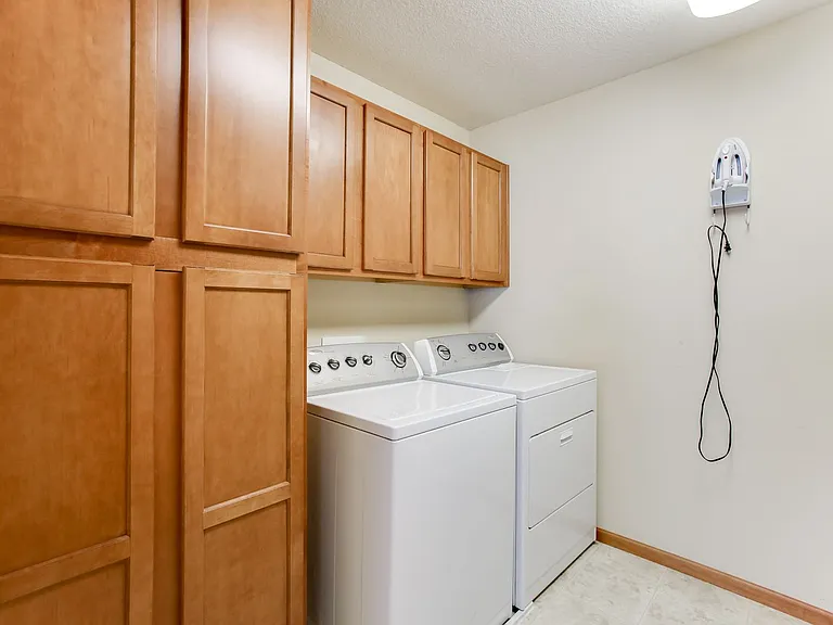 3331 Cherry Ln #D — Photo 38