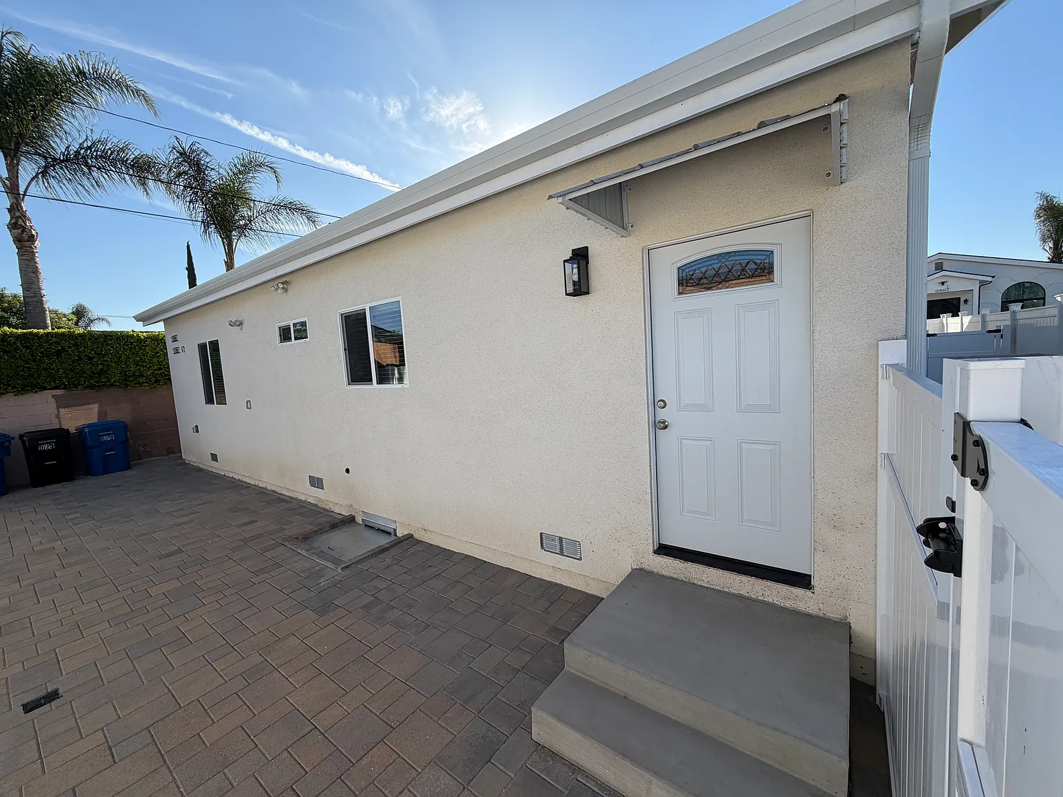 3 bed, 1150 sqft, $3,200 — Photo 2