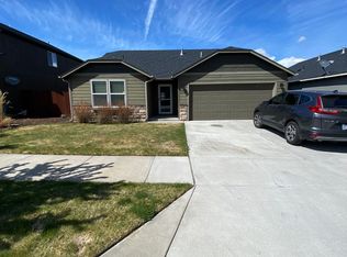 2794 NE Spring Water Pl, Bend, OR 97701