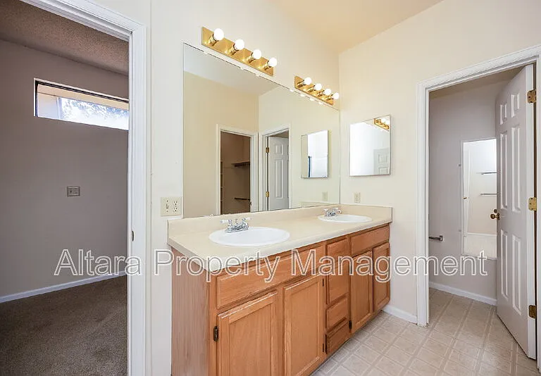 4210 Autumn Heights Dr #B — Photo 9