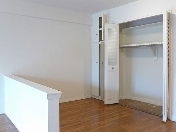 4th image of 465 E 7th St APT 7B