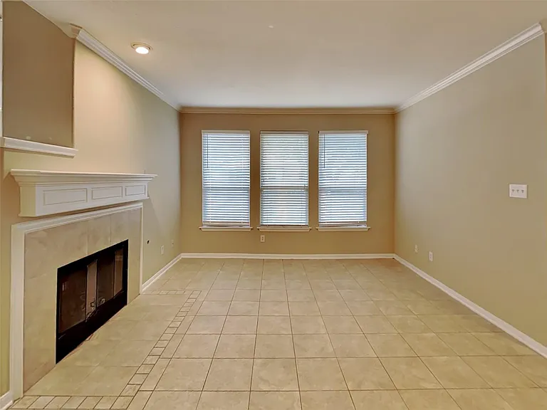 10923 Tattershall Ln — Photo 8
