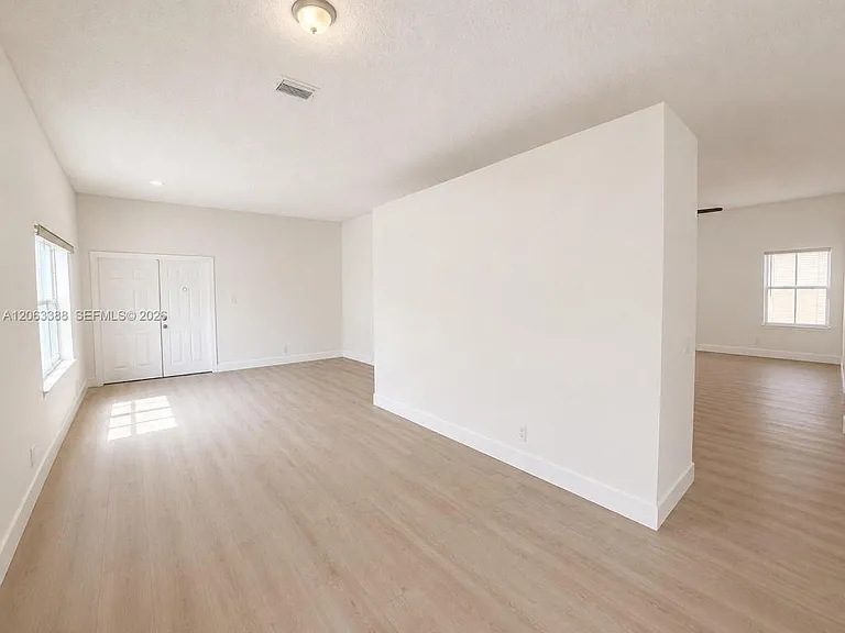 837 Tanglewood Cir #837 — Photo 3