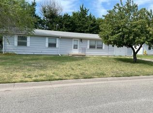 1100 E 9th St, Newton, KS 67114