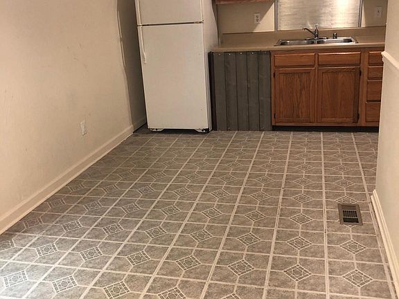 4th image of 2226 Melrose Ln