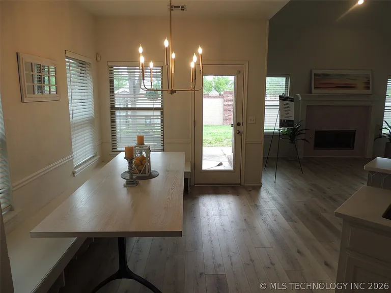 4416 W Indianola St — Photo 21
