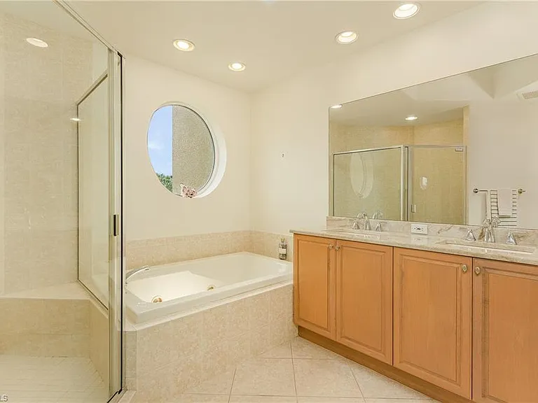 2728 Tiburon Blvd E #A-401 — Photo 10