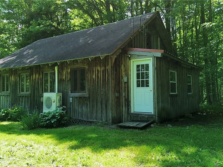 7481 Hoffman Rd — Photo 32