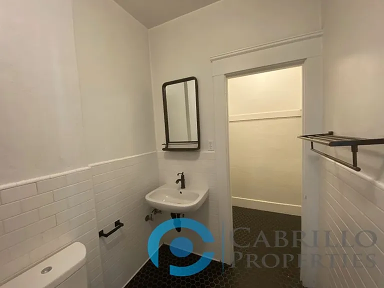 Casa Blanca Apartments — Photo 5