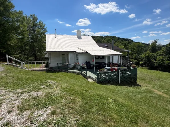 223 Vinegar Hill Rd, Fairmont, WV 26554