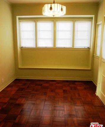 5th image of 2449 Barry Ave