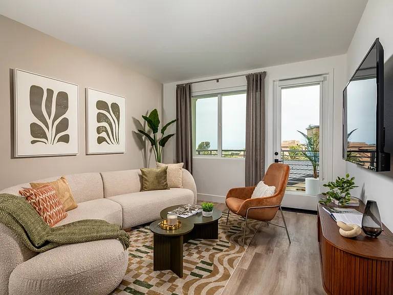 Triton Encinitas — Photo 6
