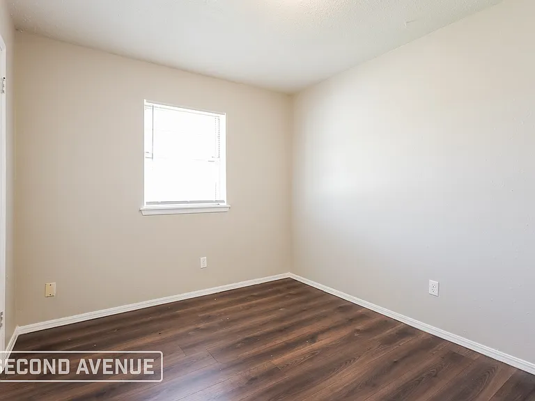 703 Willis St — Photo 12