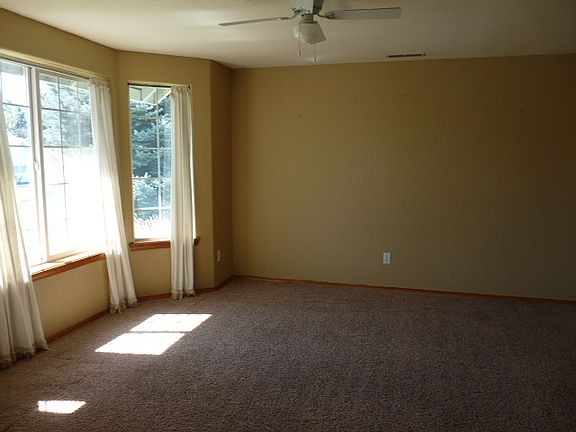 2nd image of 4115 Hilltop Dr