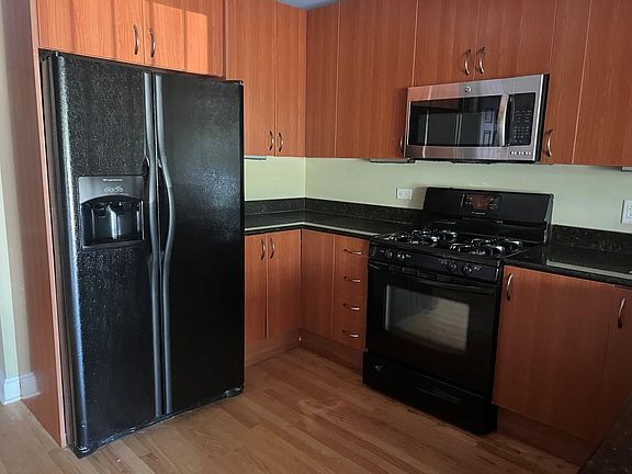 3rd image of 1711 W Jarvis Ave #P-11