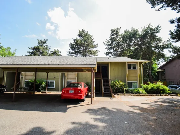 3930 SW Plum St #1-3-8, Portland, OR 97219