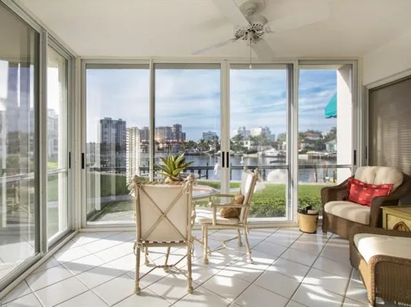 355 Park Shore Dr, Naples, FL 34103