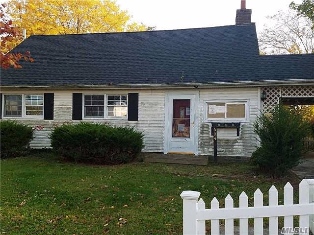 1st image of 604 Warwick Ave