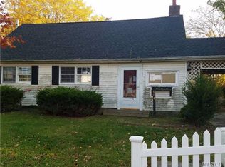 604 Warwick Ave, Copiague, NY 11726