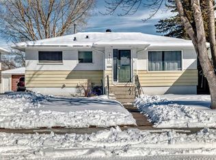 440 S 36th Ave NW, Calgary, AB T2K 0C3