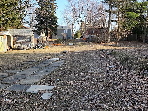 4th image of 64 Dale Ave