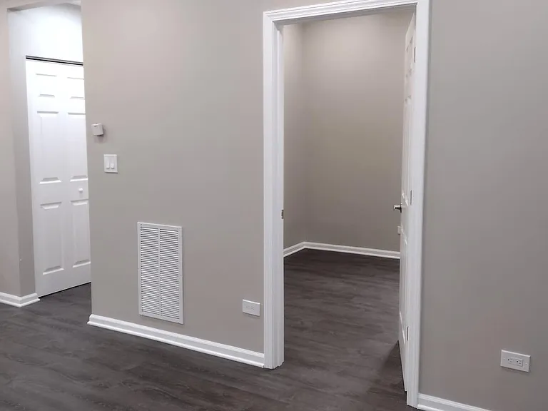 1838 S May St #1R — Photo 6