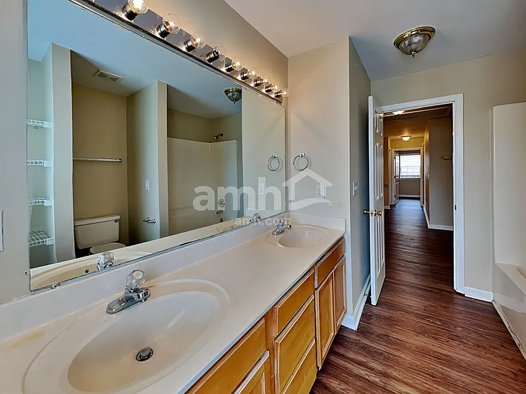1209 Bending Creek Dr — Photo 16