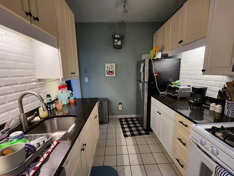 86 Glenville Ave — Photo 35